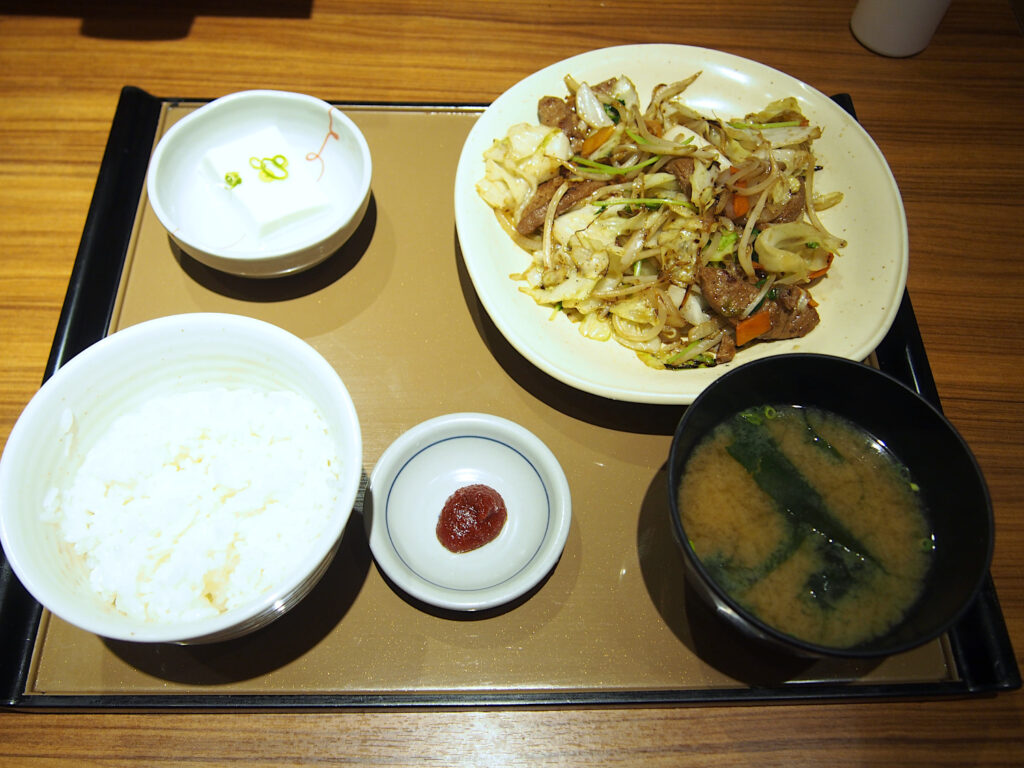 やよい軒の大豆ミートの野菜炒め定食