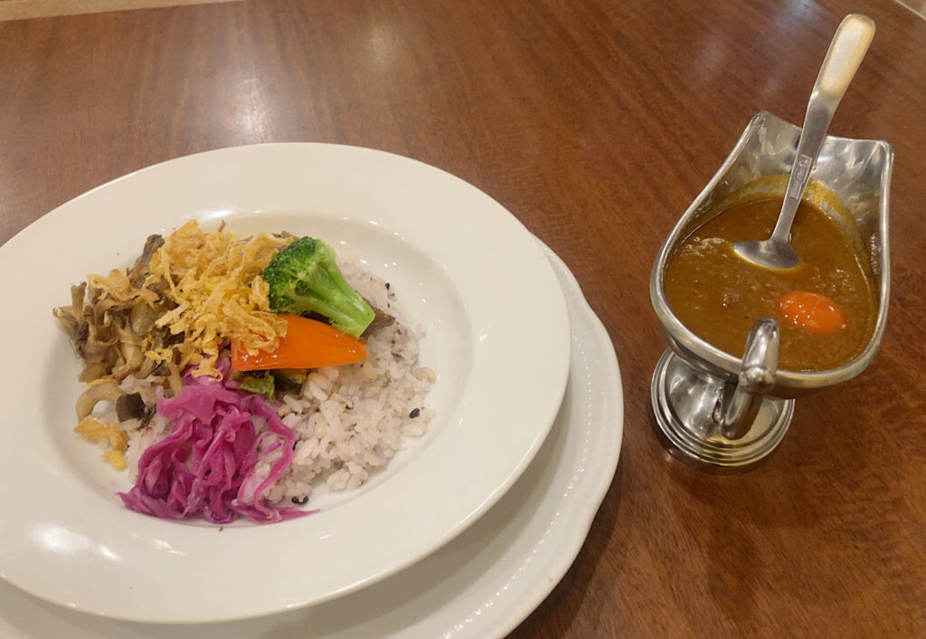 ロイヤルホストのNIKUVEGE ベジタブルカレー&雑穀ごはん