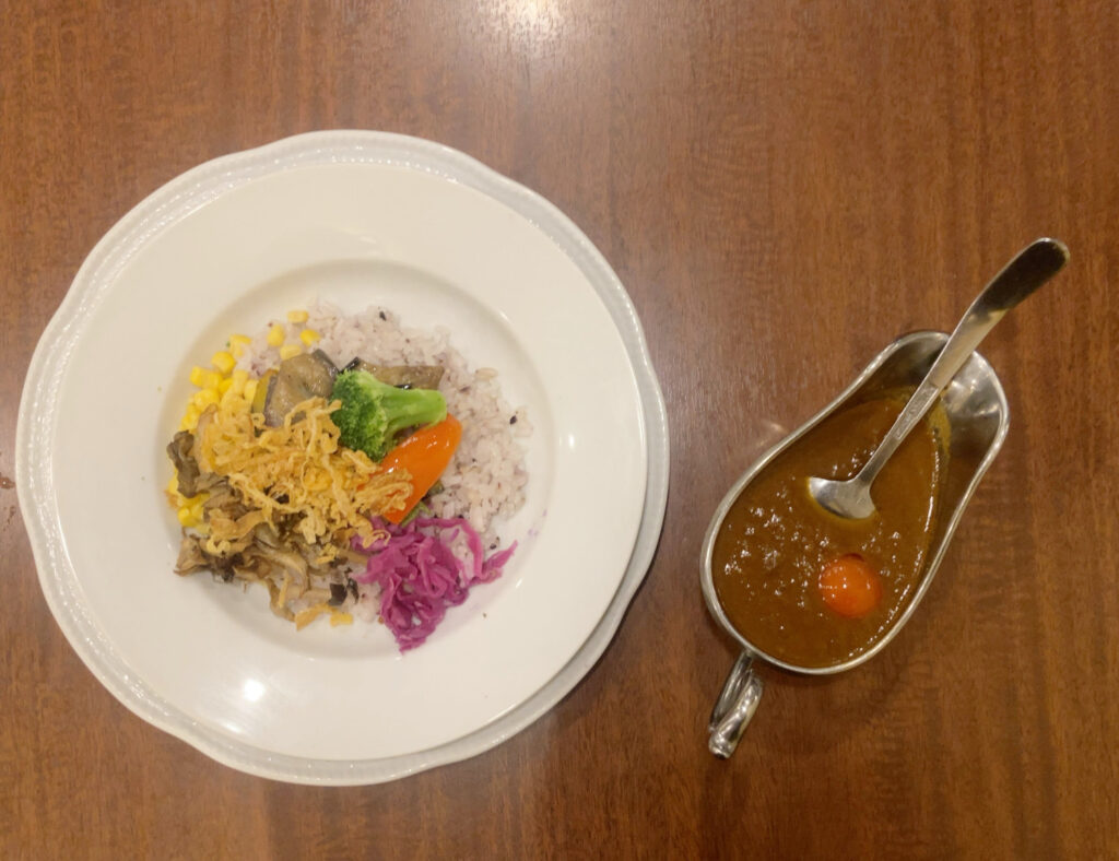ロイヤルホストのNIKUVEGE ベジタブルカレー&雑穀ごはん